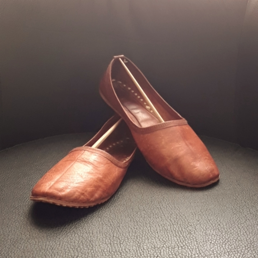 Handmade Camel Leather Flats from India. Tan. Size 8
